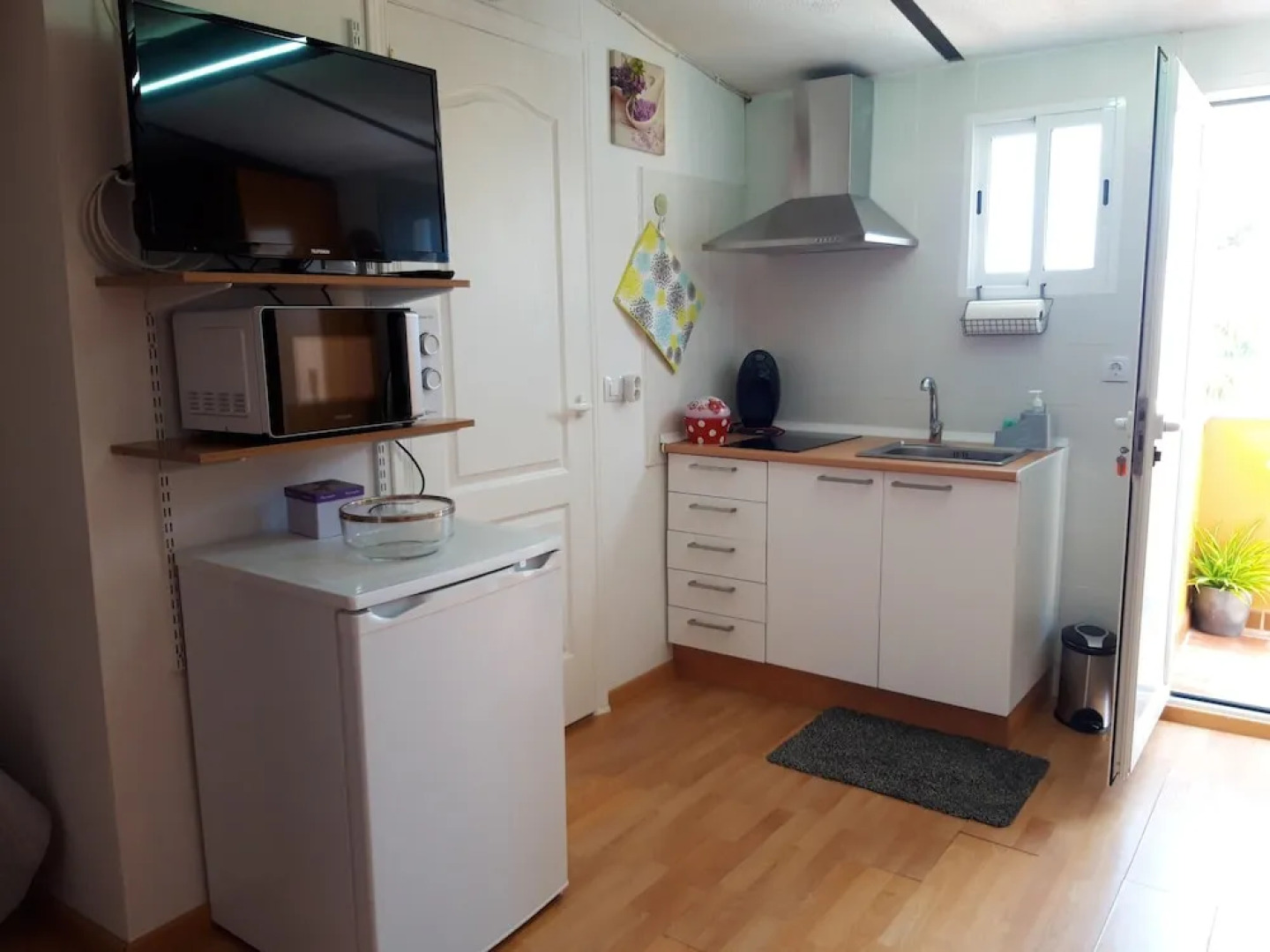 Studio in Aguadulce, With Wonderful sea View, Shared Pool and Enclosed Garden Near the Beach