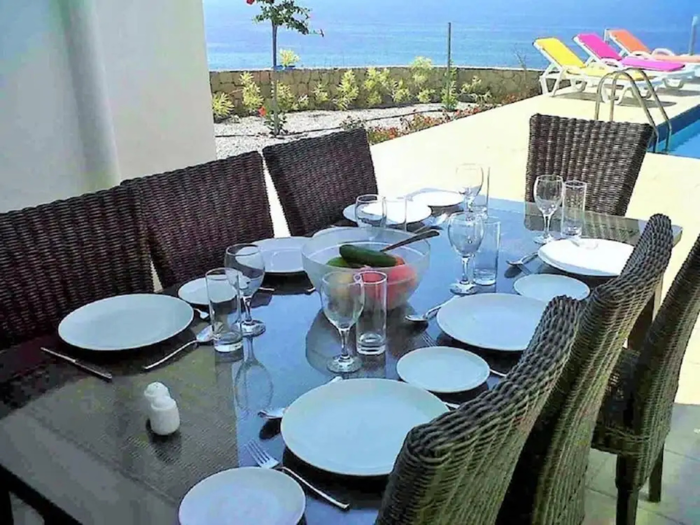 Sea Cliff villa, 4 beds, sleeps 2- 7, Free Wifi, Heated Pool option.