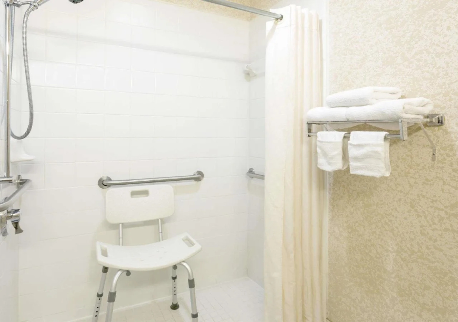 Microtel Inn & Suites by Wyndham Brunswick