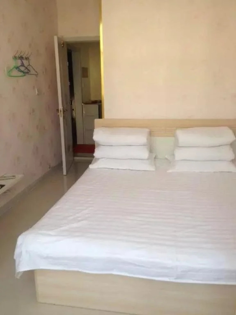 Erguna Lvyue Family Hotel