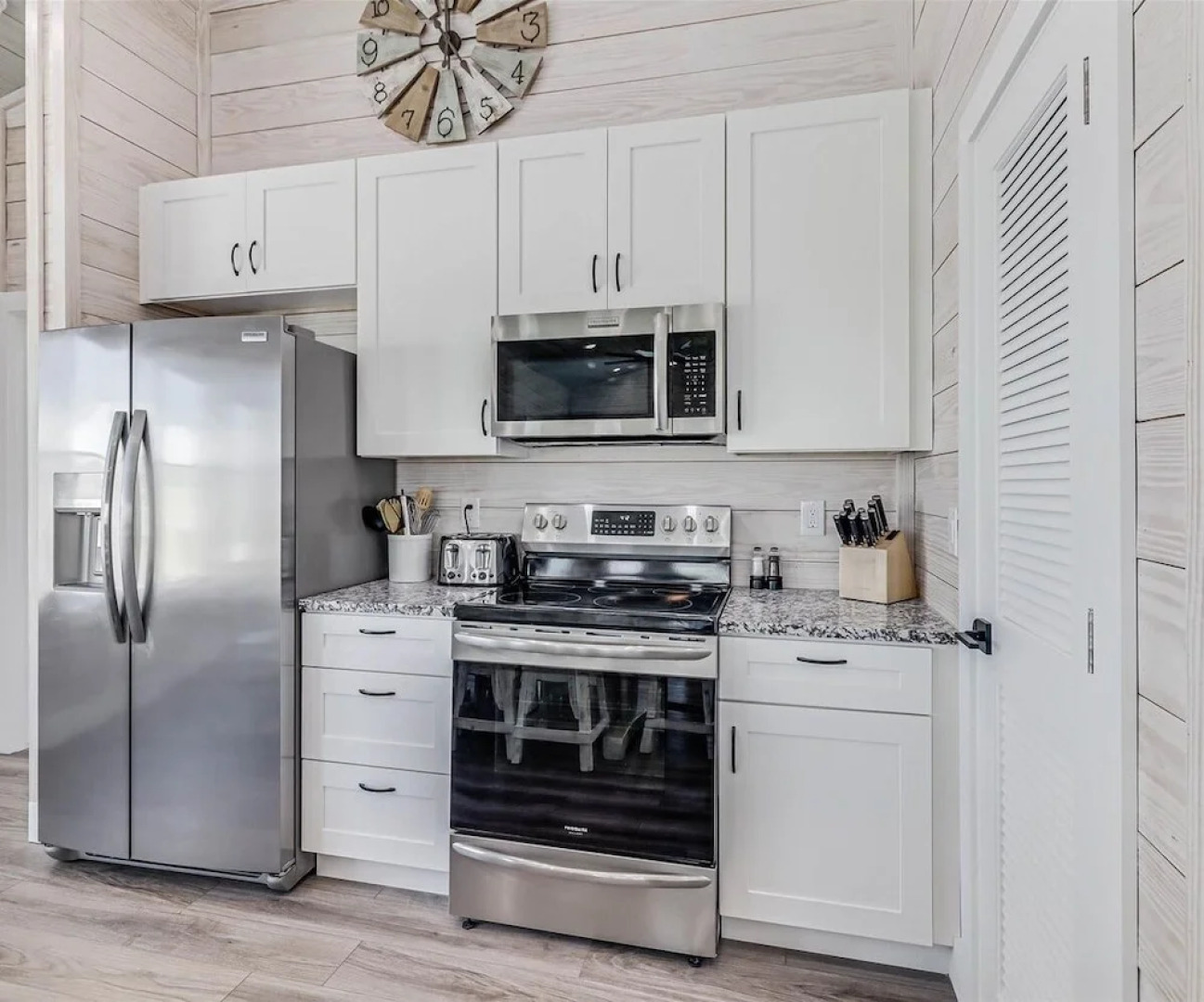 Sunshine And Flip Flops Sp114 4 Bedroom Home by RedAwning