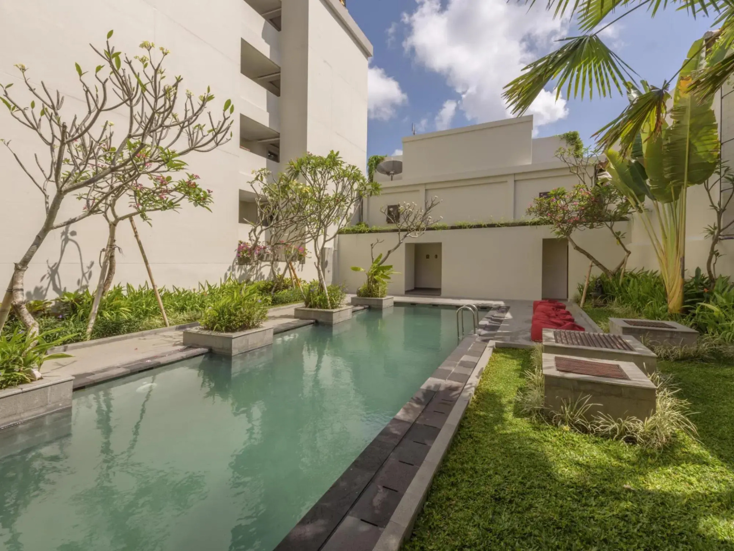 Hotel Dafam Savvoya Seminyak
