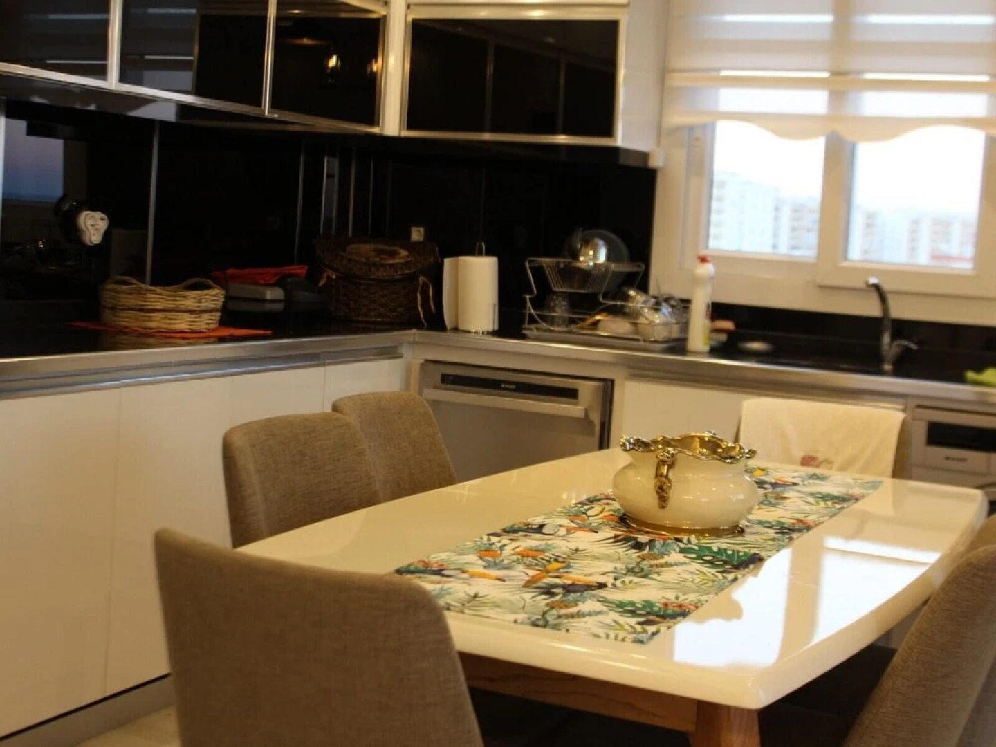 GoldenPark King Suites with Balcony & Sea view