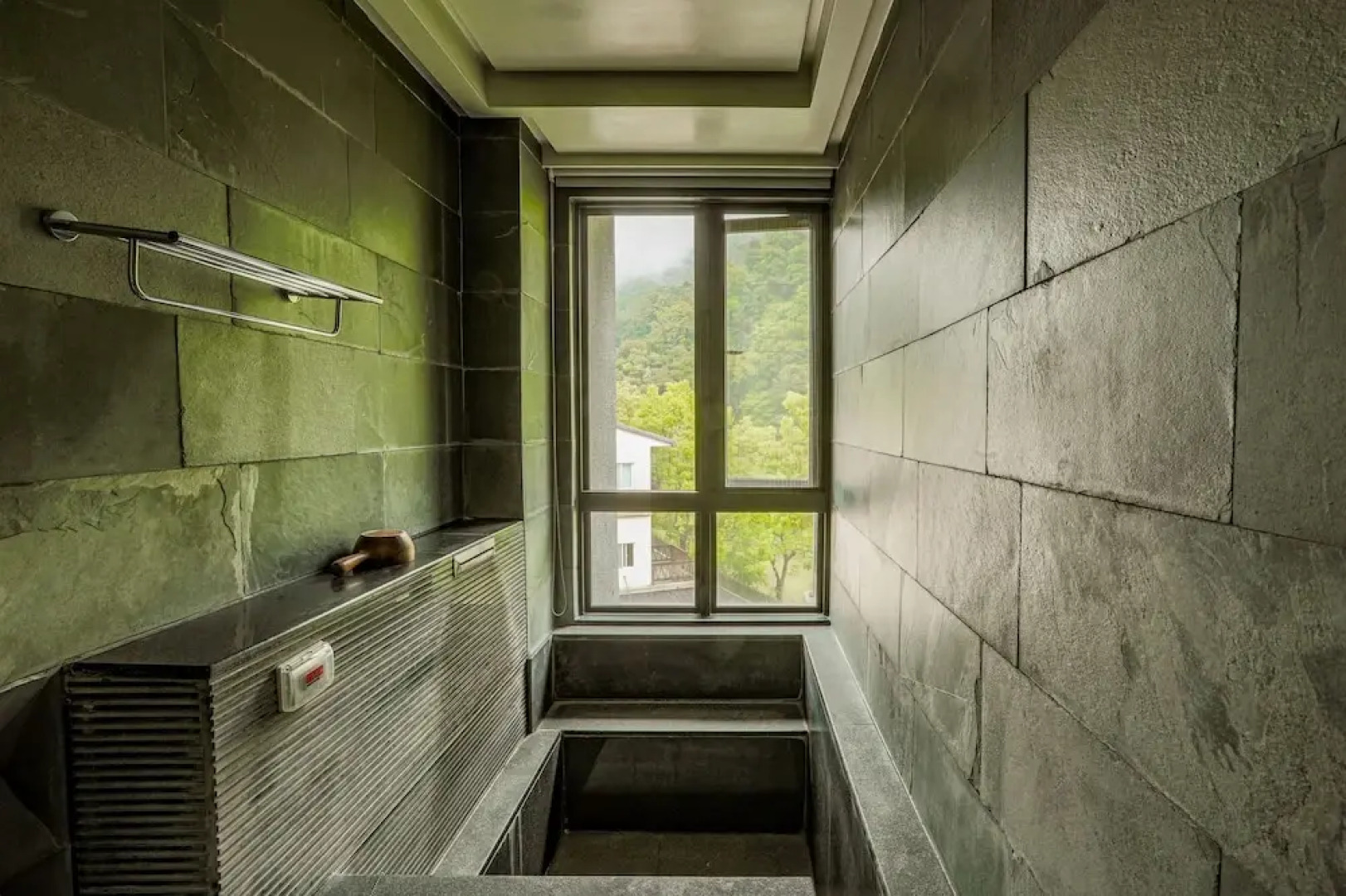 Sunrise Hot Spring Hotel