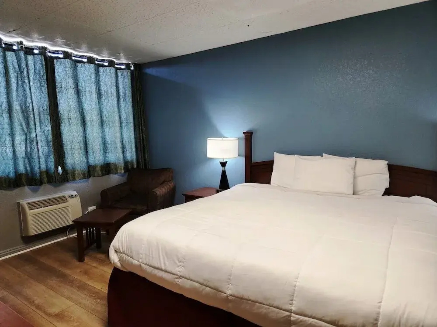 Executive Inn By OYO Queenville Mena