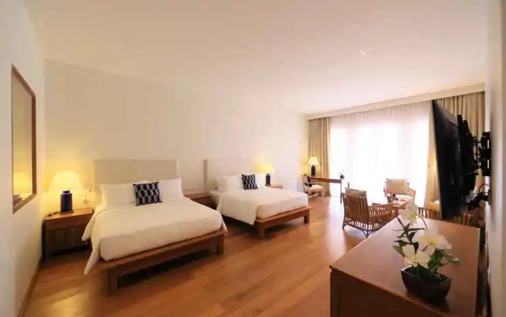 Le Menara Khao Lak beachfront Villa & Resort