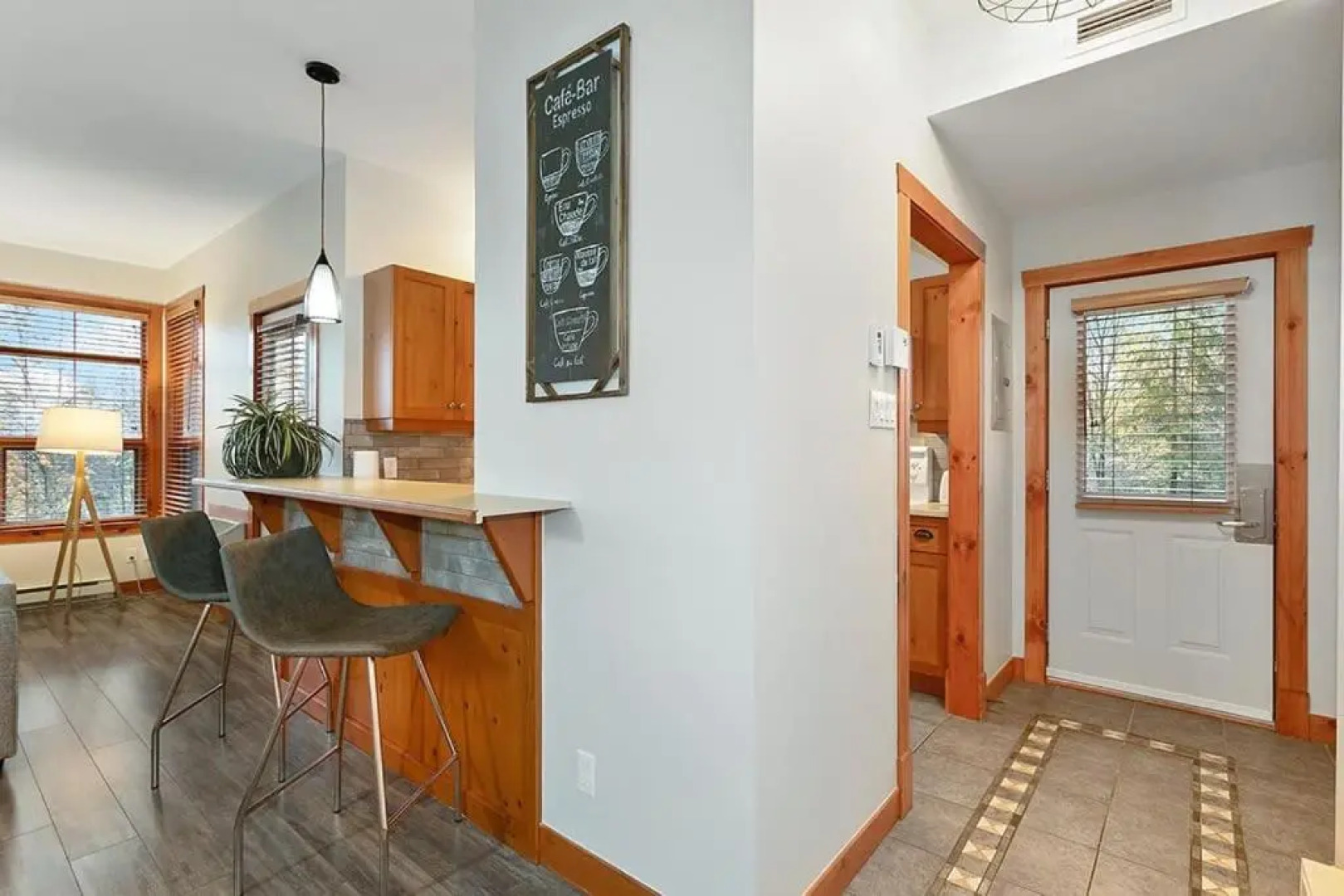 Les Eaux 225-1 by Escapades Tremblant