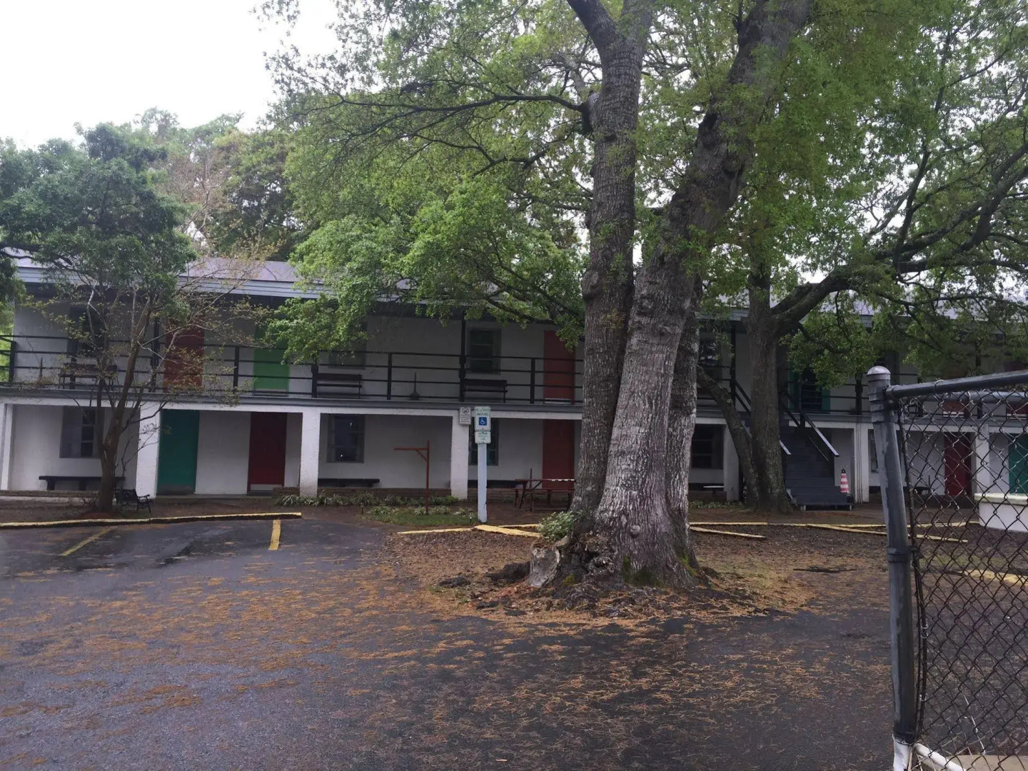 Captain's Cove Motel