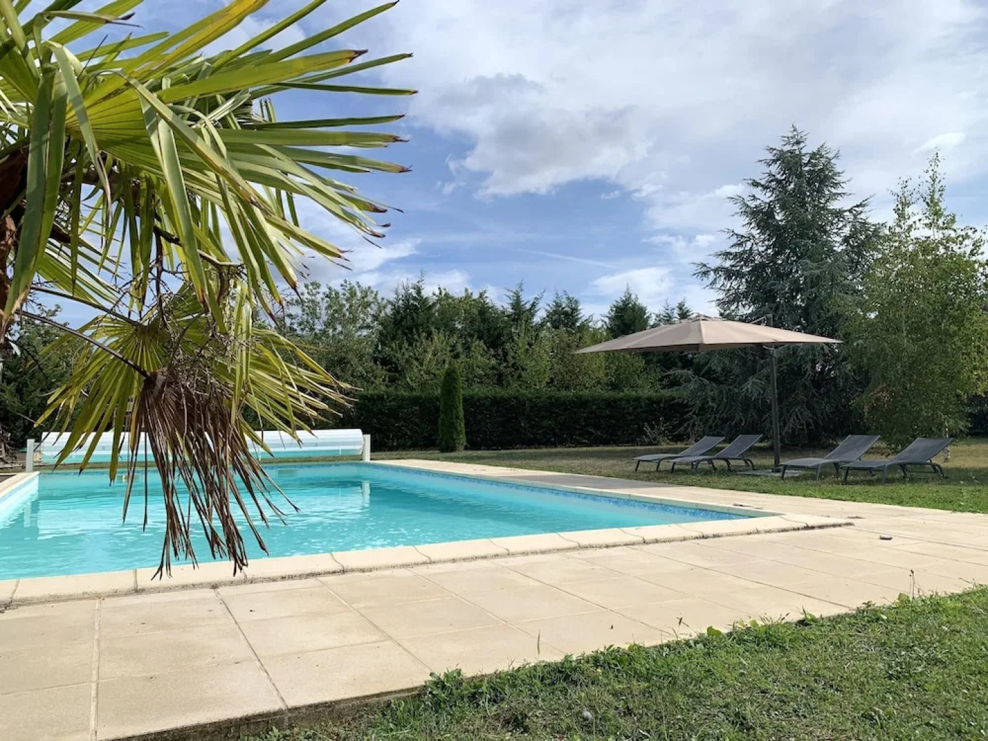 Villa With 5 Bedrooms in Saint-jean-de-sauves, With Private Pool, Enclosed Garden and Wifi