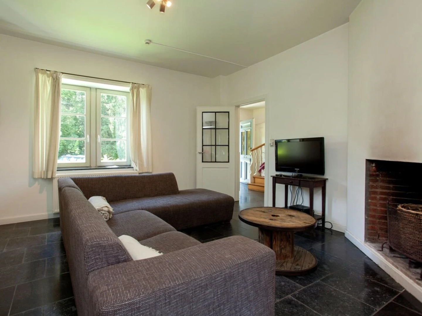 With Billiards, Table Tennis and Collection of Modern art in a Rural Setting