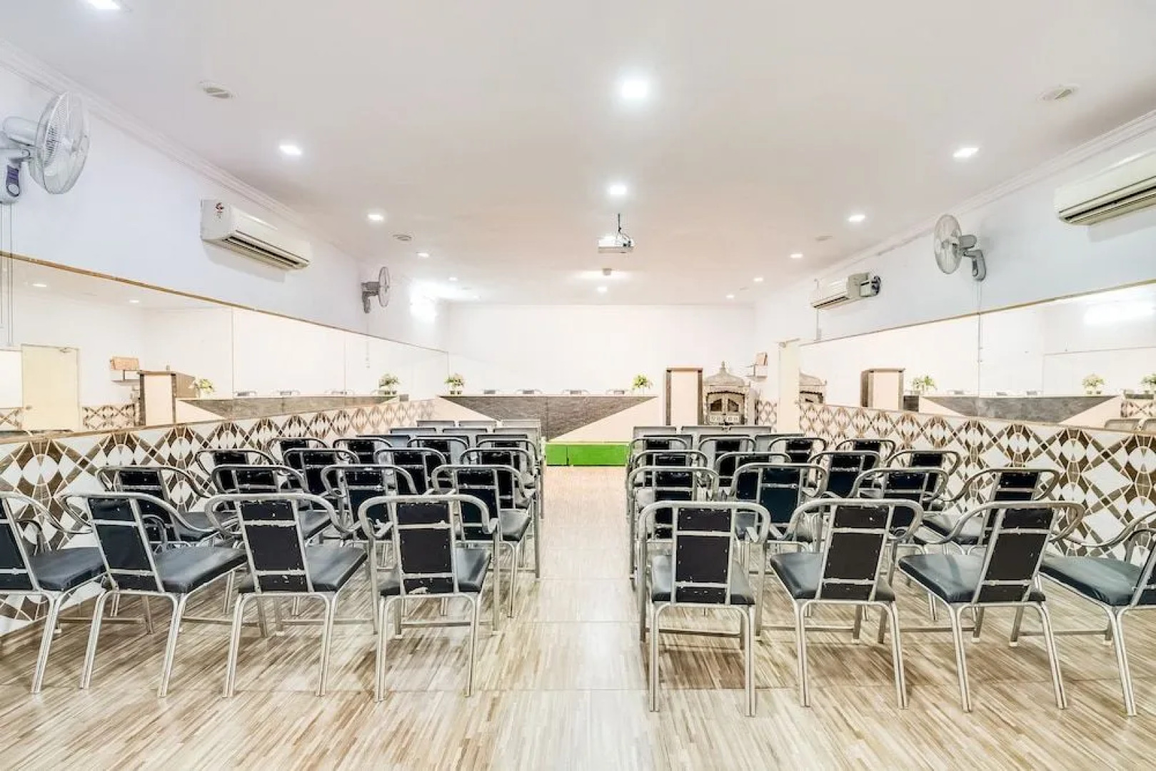 Capital O 27911 Woodland Garden Suites