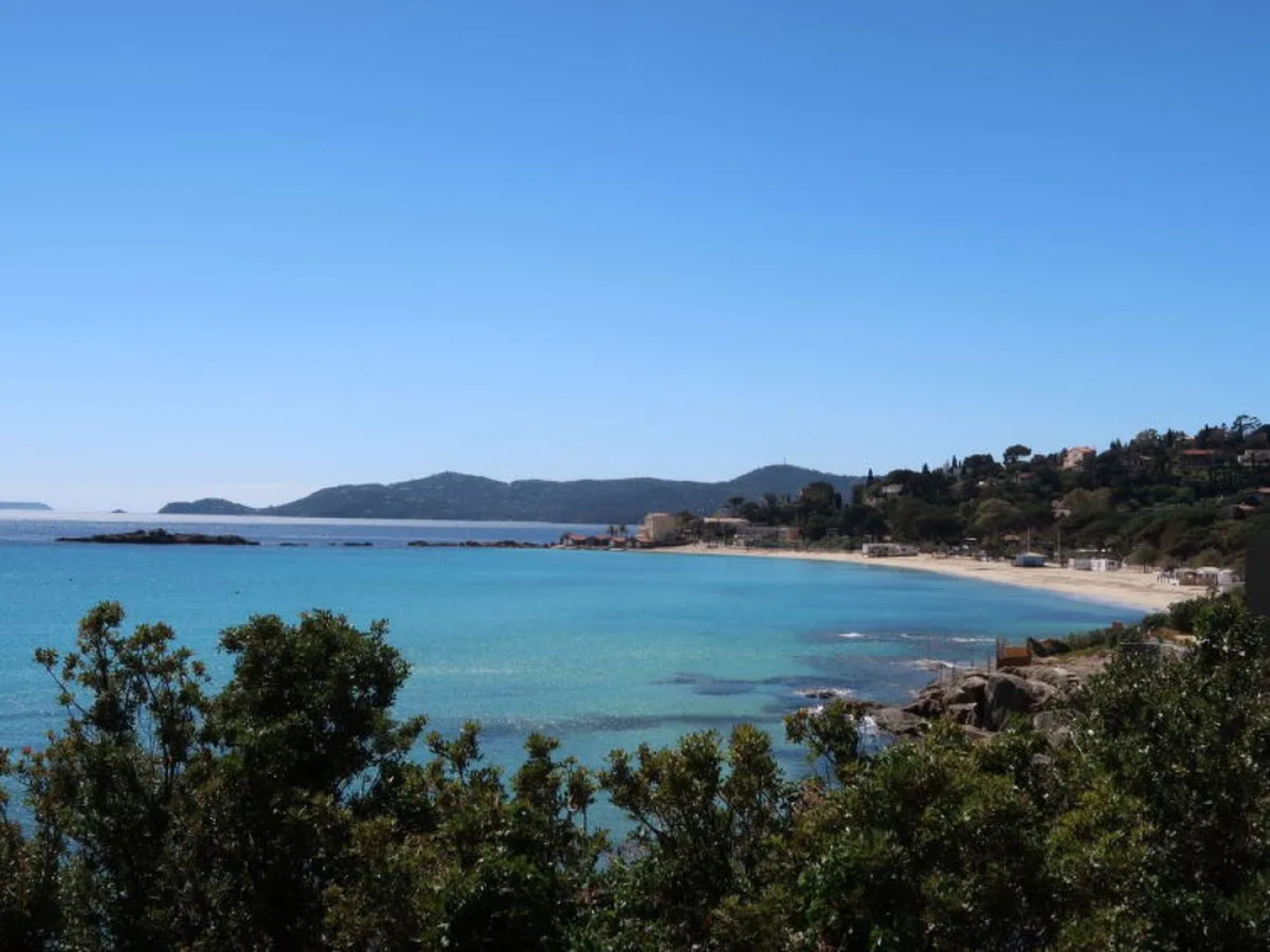 Cap Negre : Domaine de la Pinede 33542