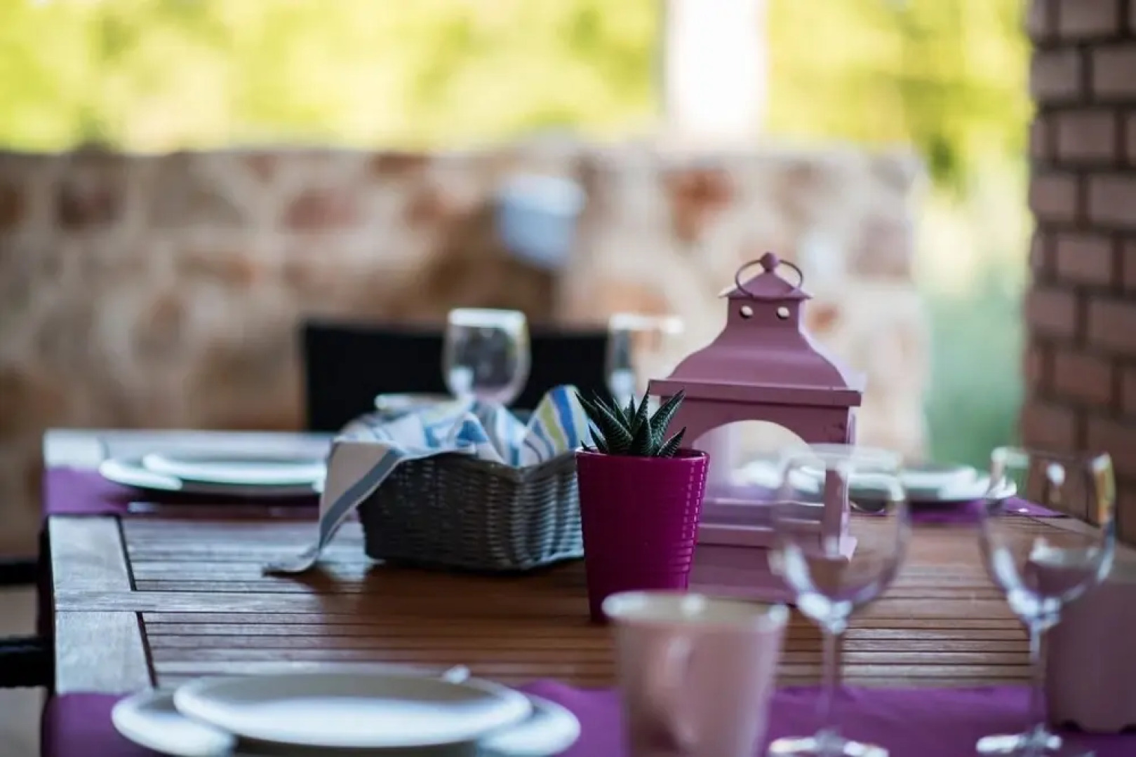 Mari - With Pool - H