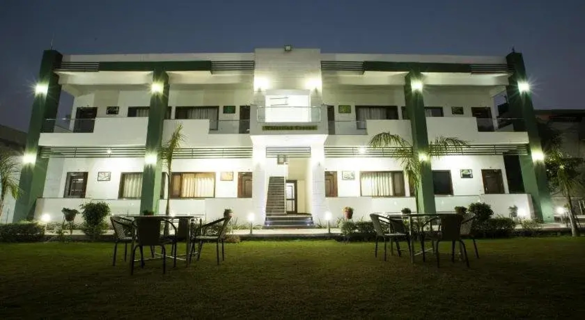 Hotel Whistling Greens