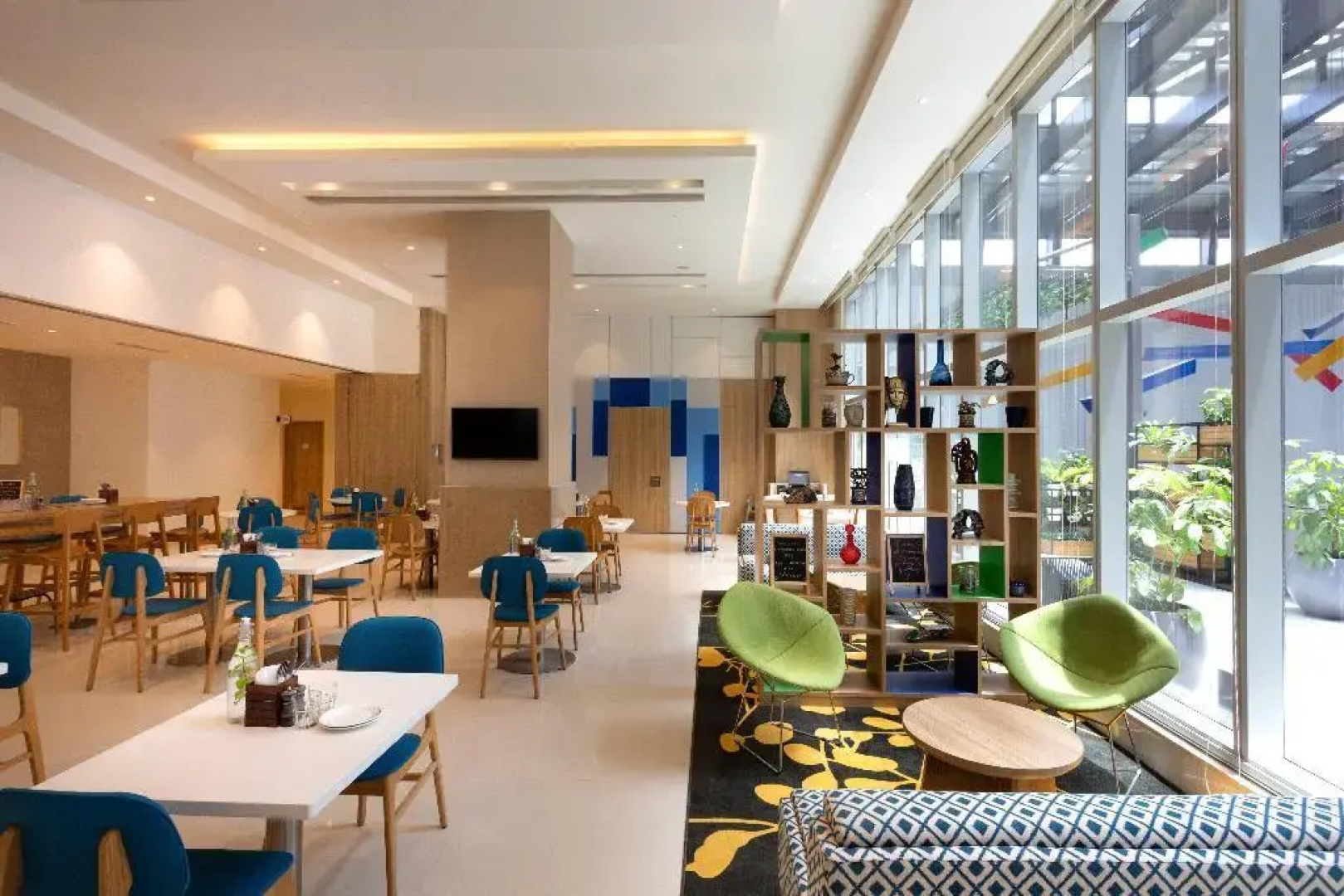 Holiday Inn Express & Suites Bengaluru Old Madras Road by IHG