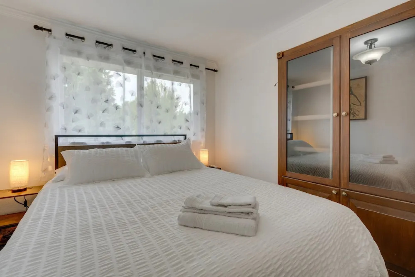 Kenmore Retreat w/ Shared Hot Tub - 1 Mi to Lake!