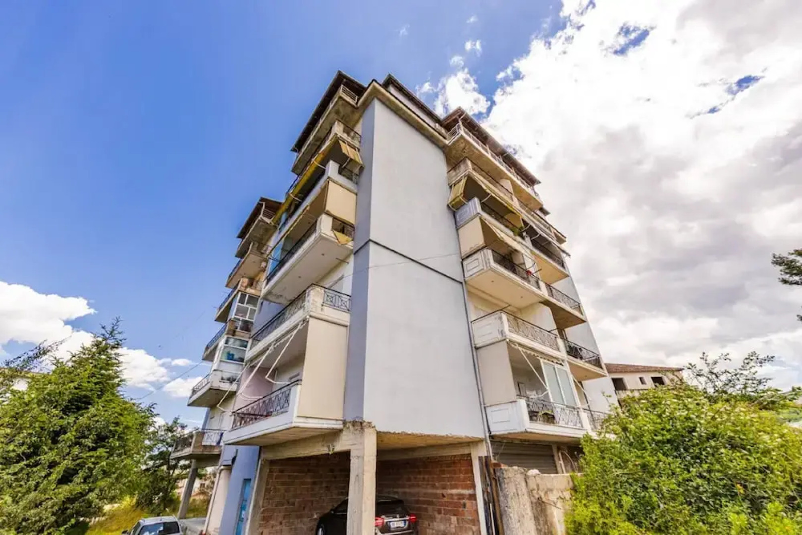 Hillside Apartment Gjirokast r
