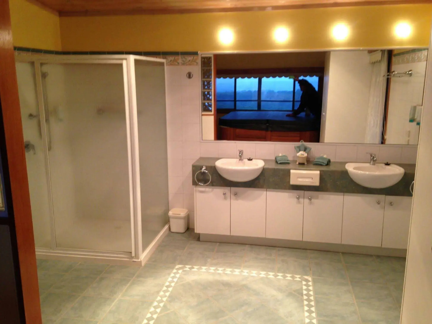 Southern Anchorage Retreat