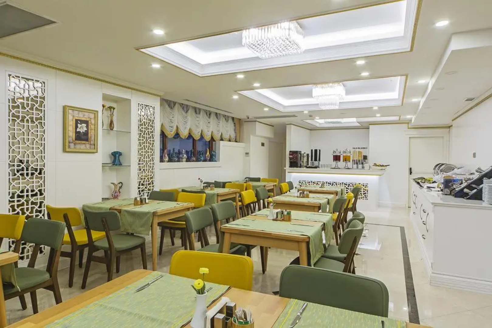 Grand Naki Hotel