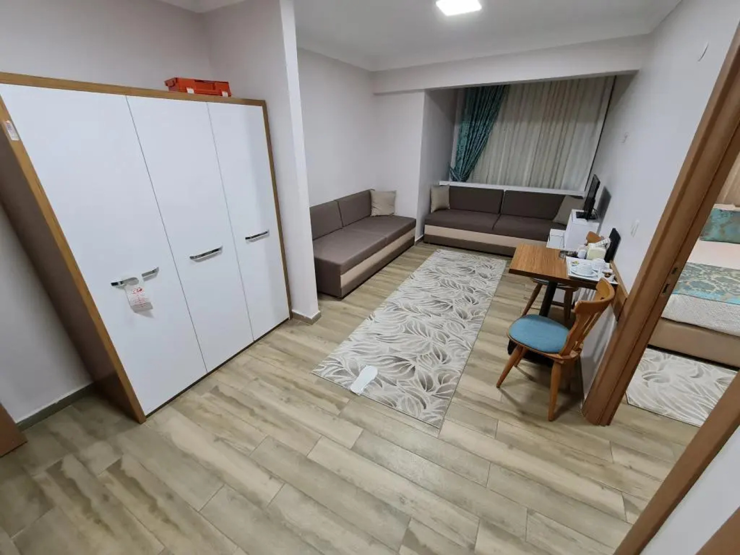 Ecrin Hotel