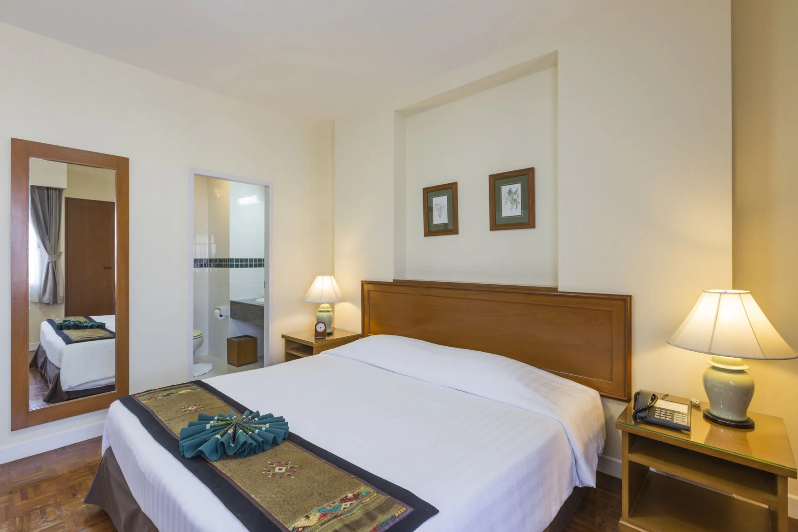 Kameo House Hotel and Serviced Apartments