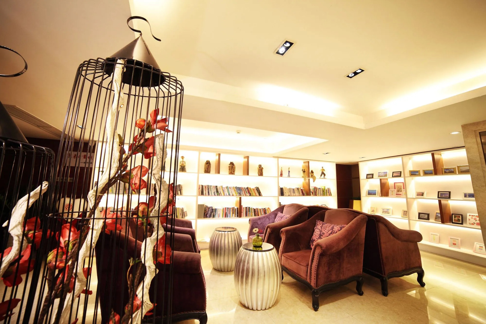 Poltton International Apartment (Foshan Zumiao Lingnan Tiandi Branch)