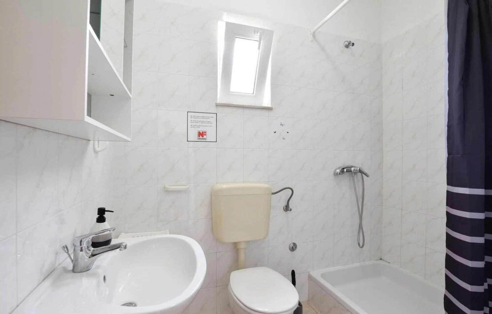 Awesome Home in Poljica With Wifi and 6 Bedrooms