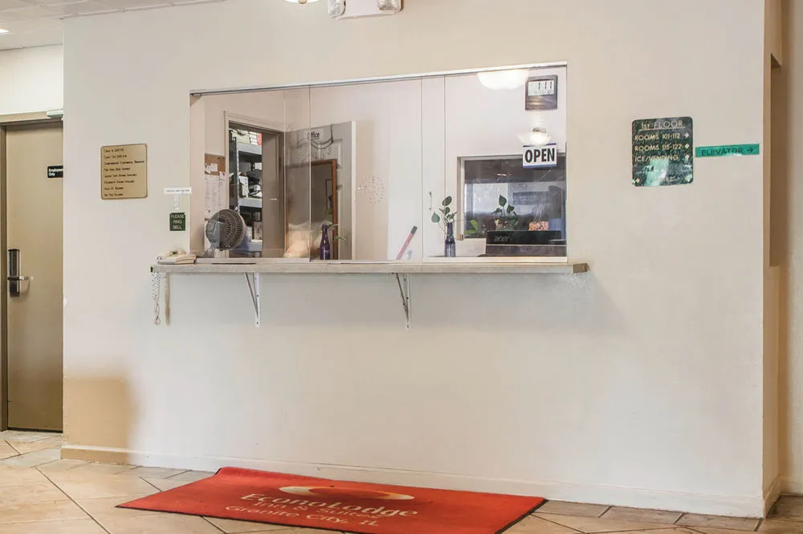 Econo Lodge Inn & Suites Granite City
