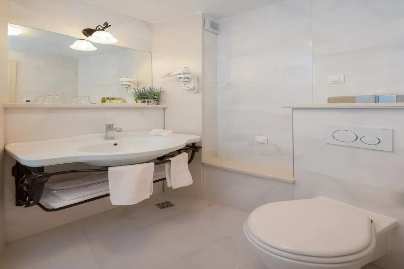 Priska Med Luxury Rooms