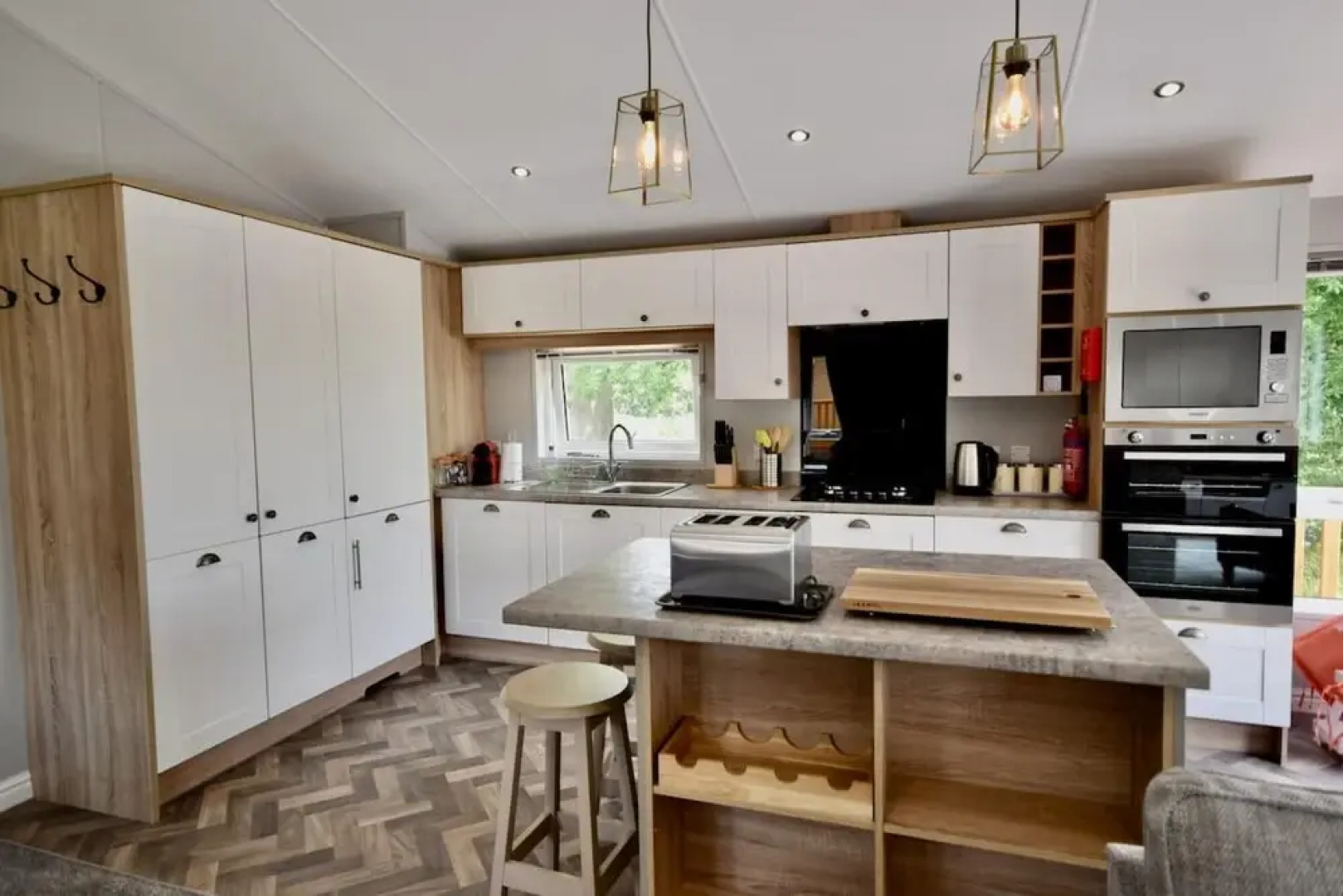 Poppy An Immaculate Lake Side Lodge the Perfect Retreat for all Sleeps 4