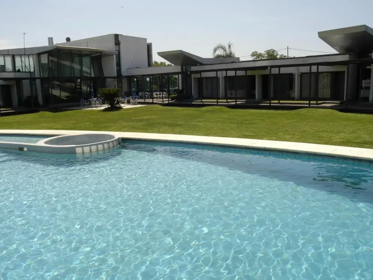 Camberland Resort And Suites Pilar