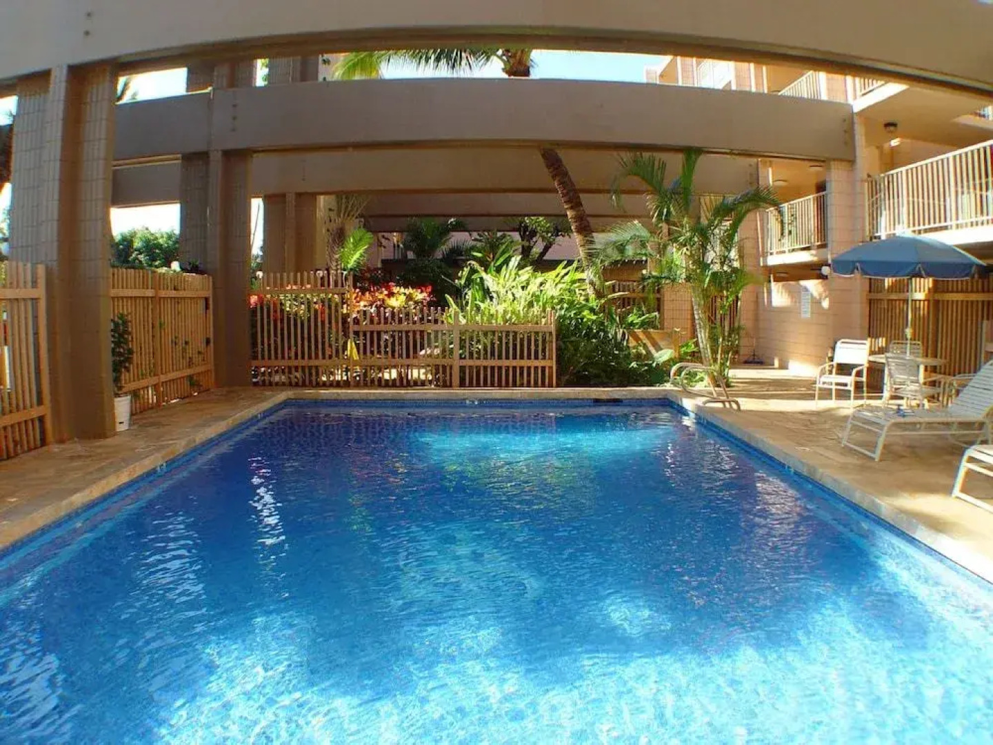 Kaleialoha #214 1 Bedroom 1 Bathroom Condo by Redawning