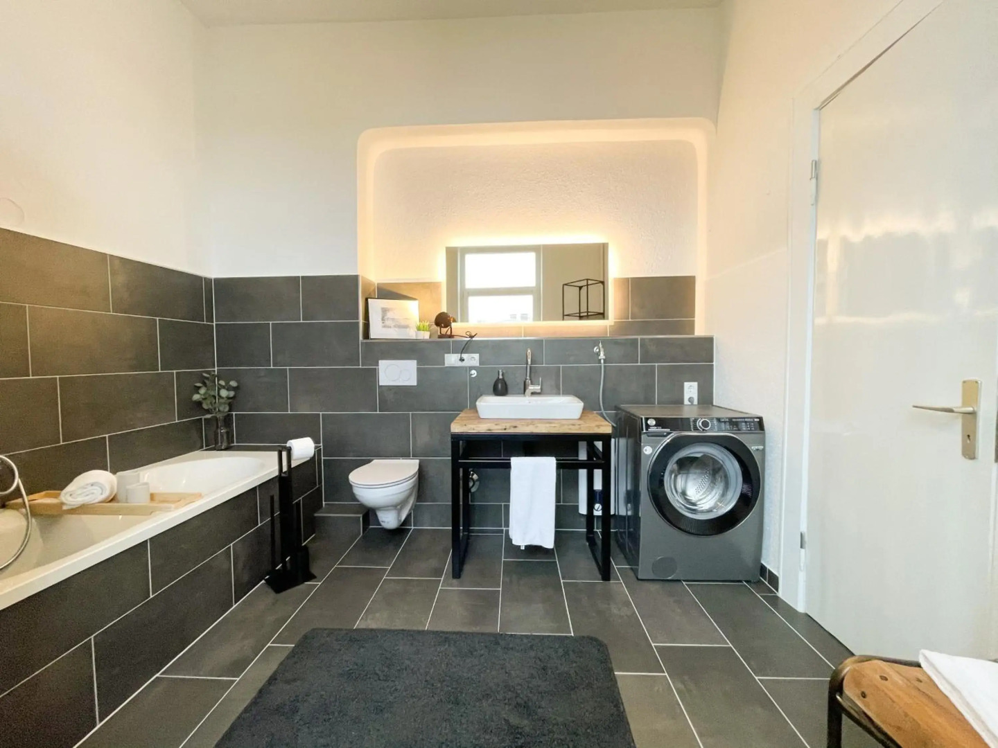 Altbauwohnung mit Schleiblick - Erster Stock