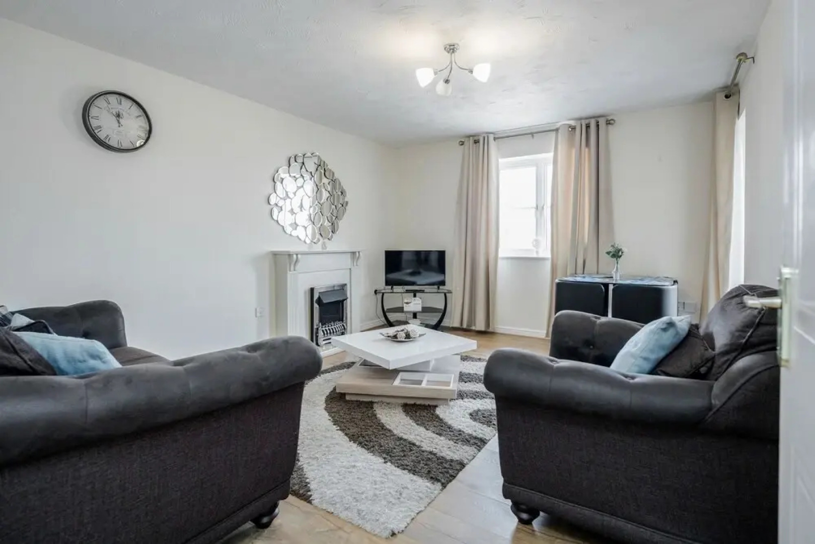Captivating 3-bed Apartment in Grays