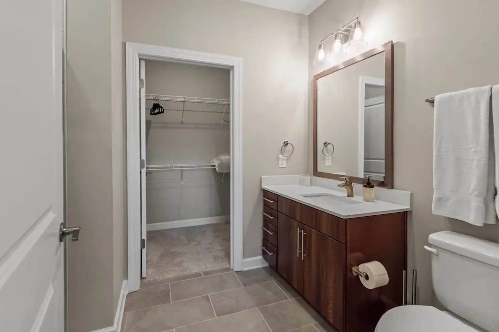 Kasa FreeMoreWest Charlotte