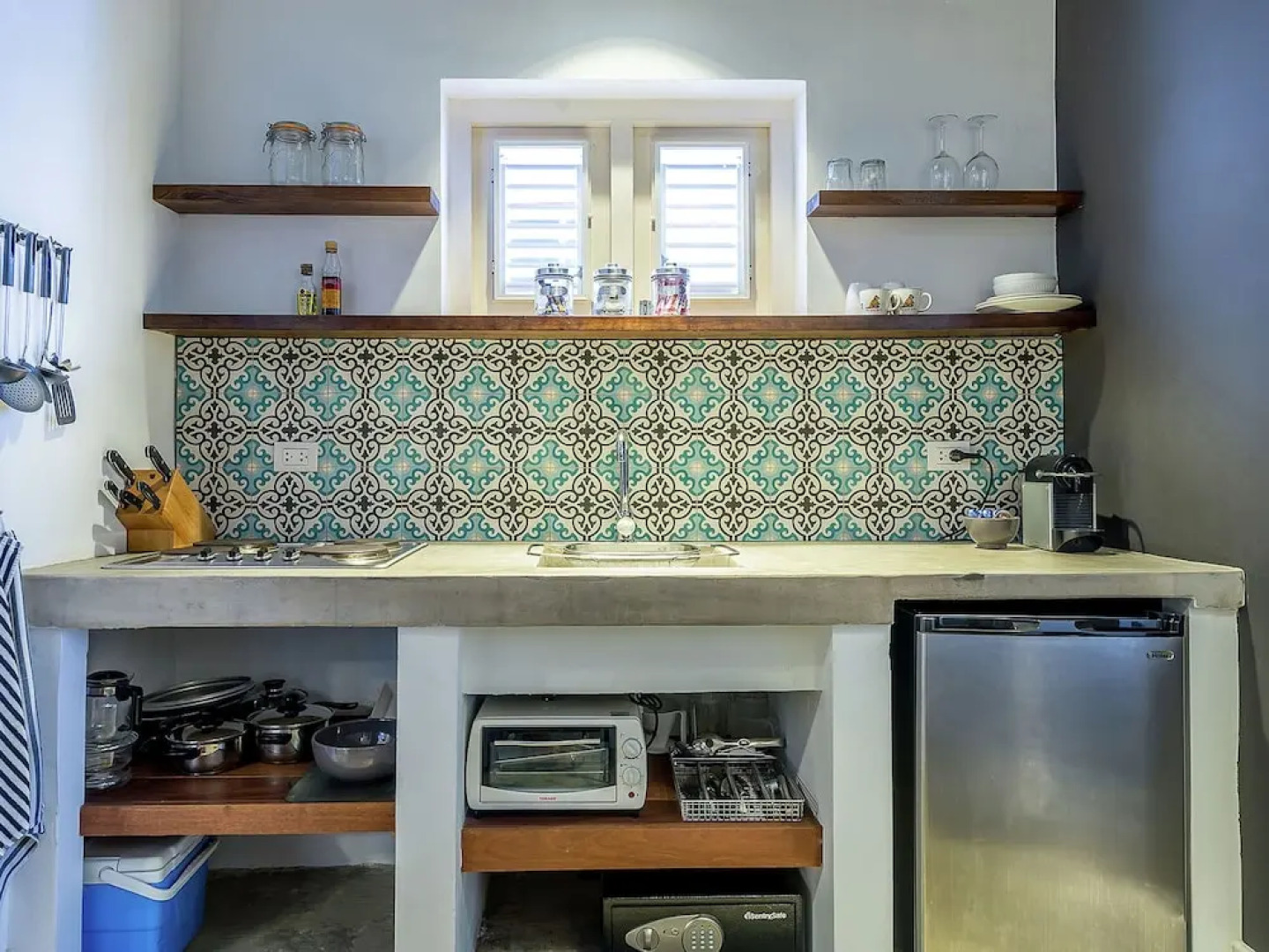 Luxurious and hip Apartment in the Historic Town of Willemstad and the sea