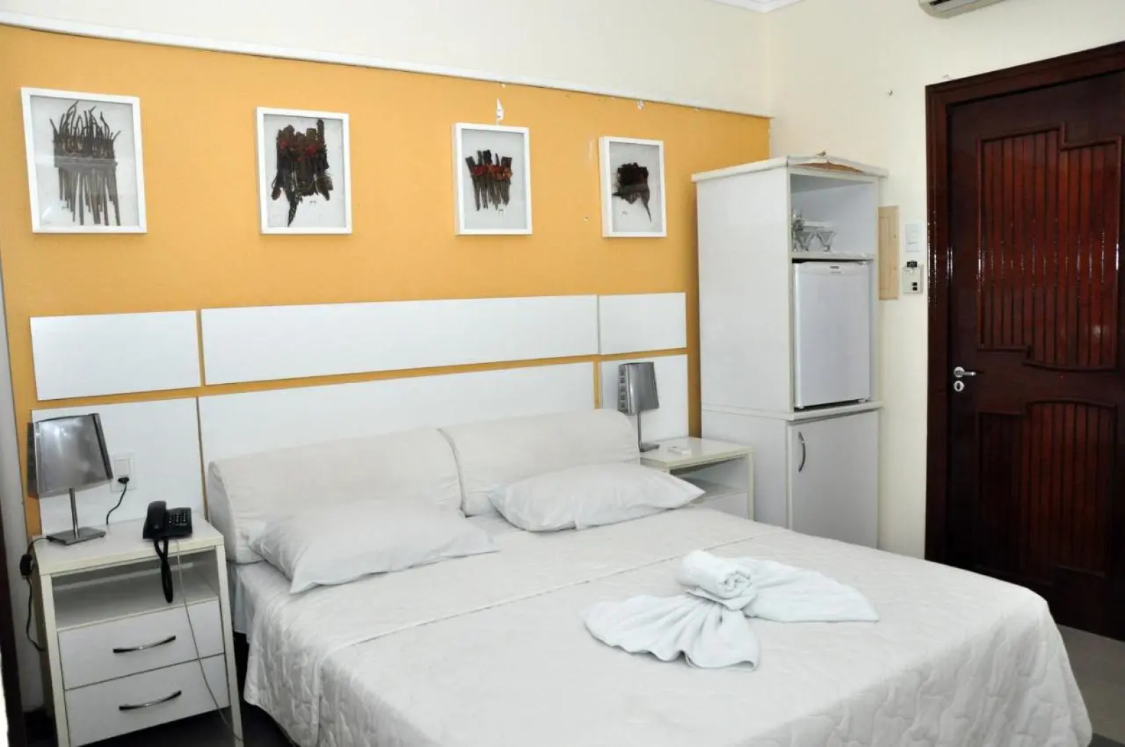 Machado's Plaza Hotel