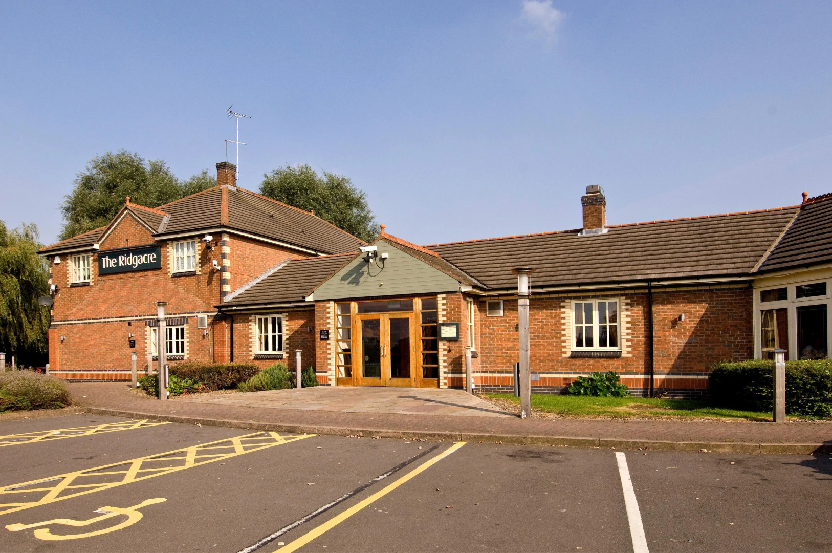 Premier Inn West Bromwich Town Centre - New Square