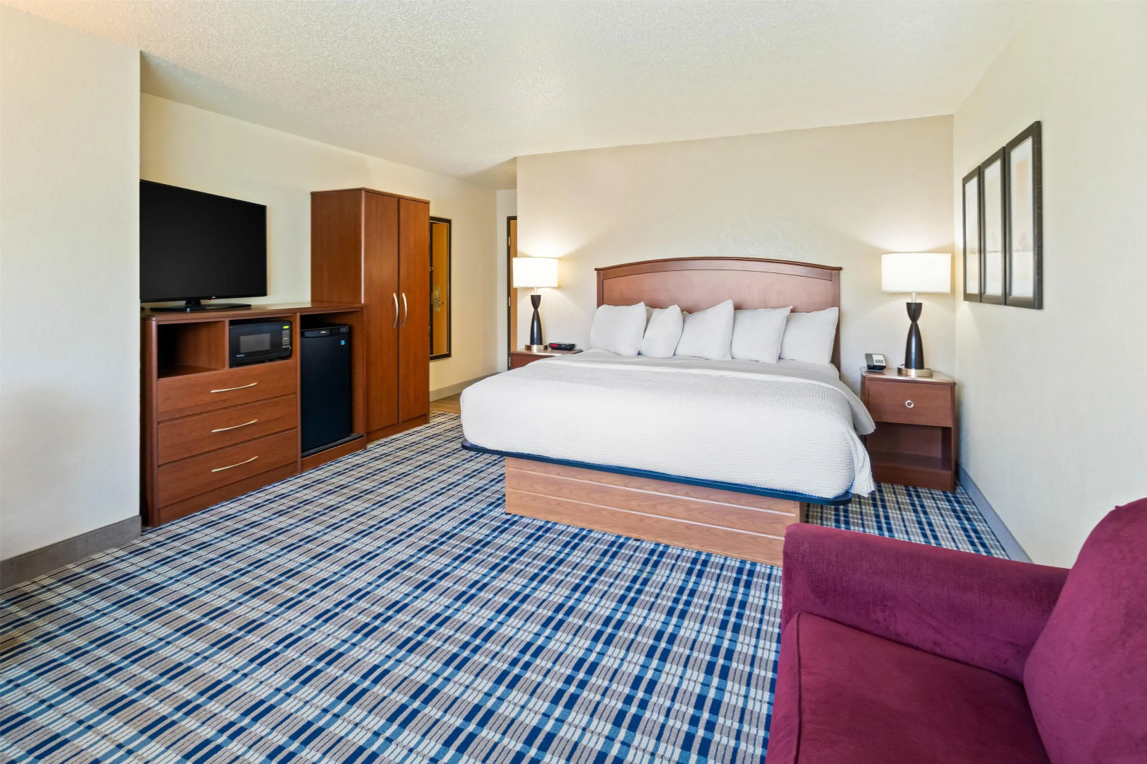 AmericInn by Wyndham Dickinson