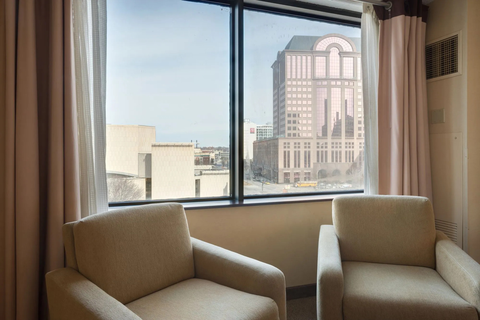 Saint Kate - The Arts Hotel