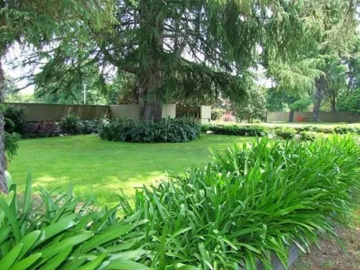 Hamilton Town & Country Motel