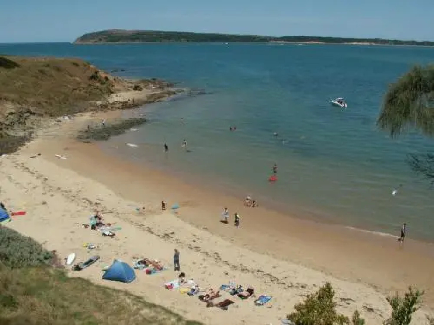 Black Dolphin Waterfront Apartment