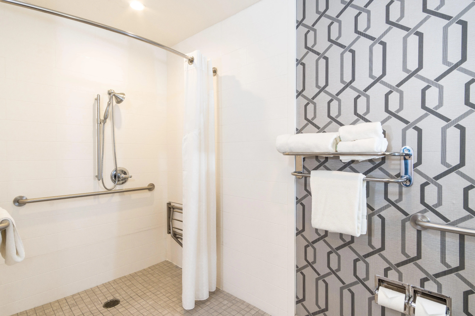 Holiday Inn Express & Suites Hollywood Walk Of Fame