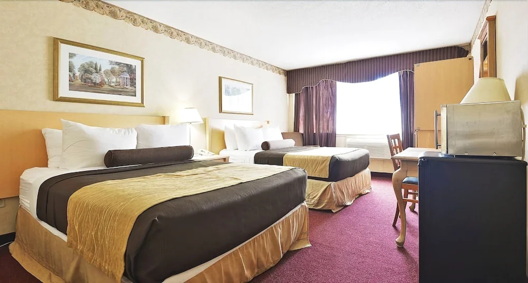 Howard Johnson express Inn & Suites Brampton