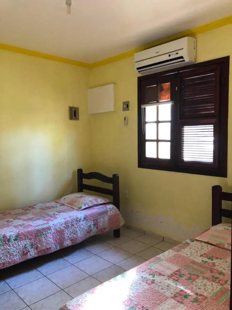 Casa de 4 quartos á 6Km da praia de Lagoinha-ce