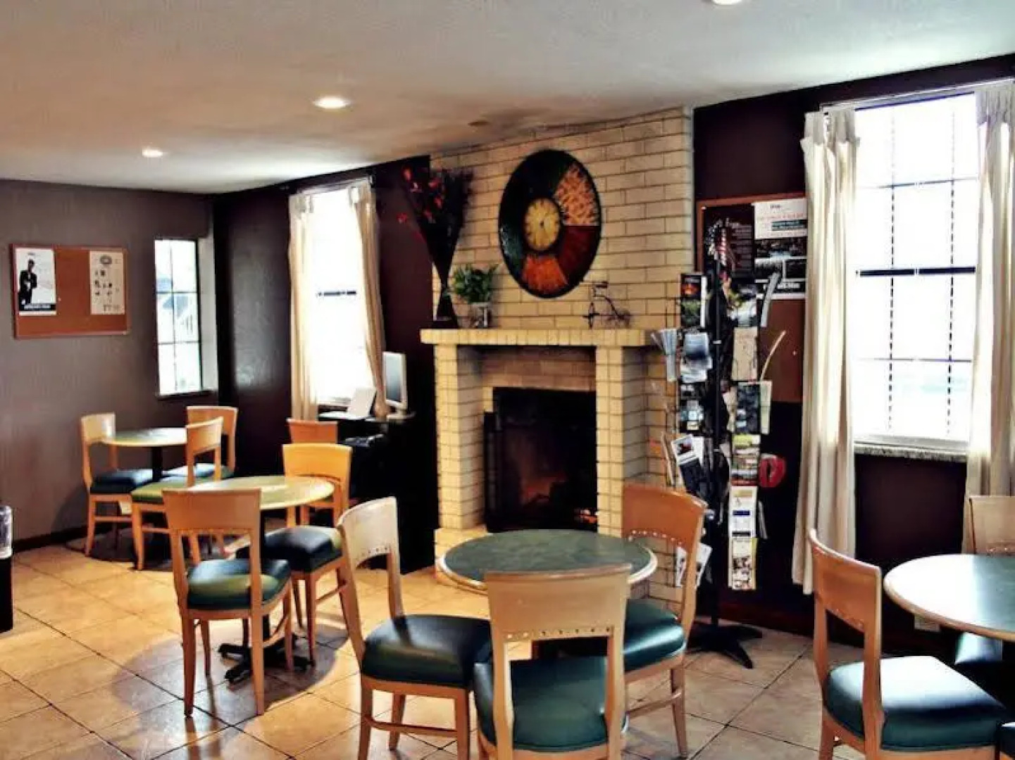 Super 8 by Wyndham Fredericksburg