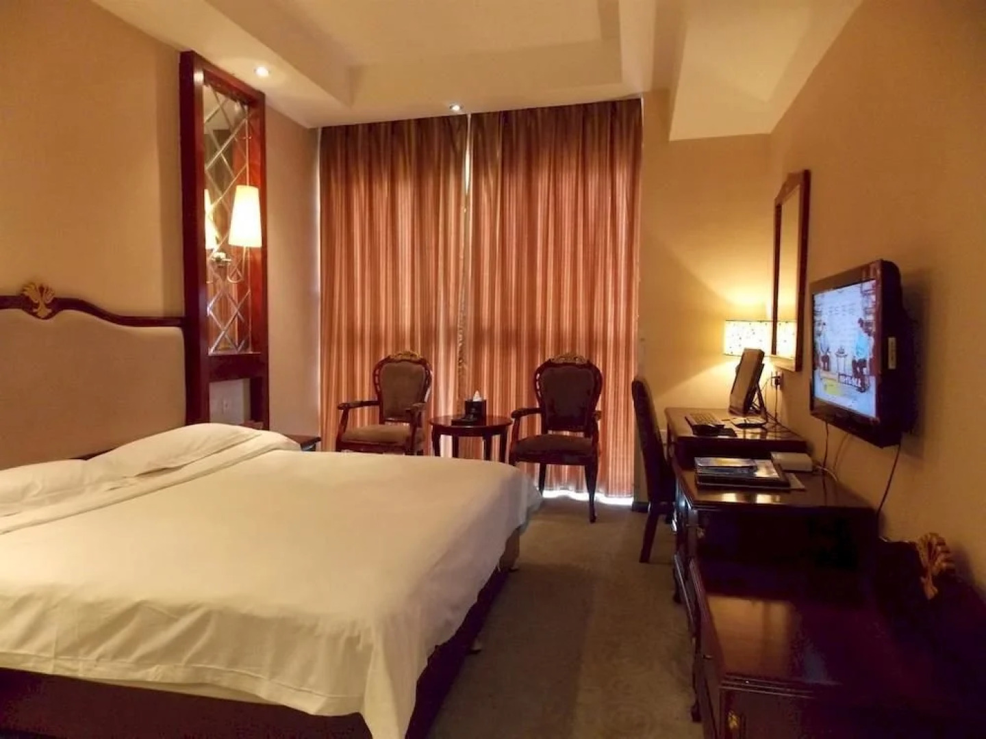 Hanbang Hotel (Hanzhong High-speed Railway Station Central Hospital)