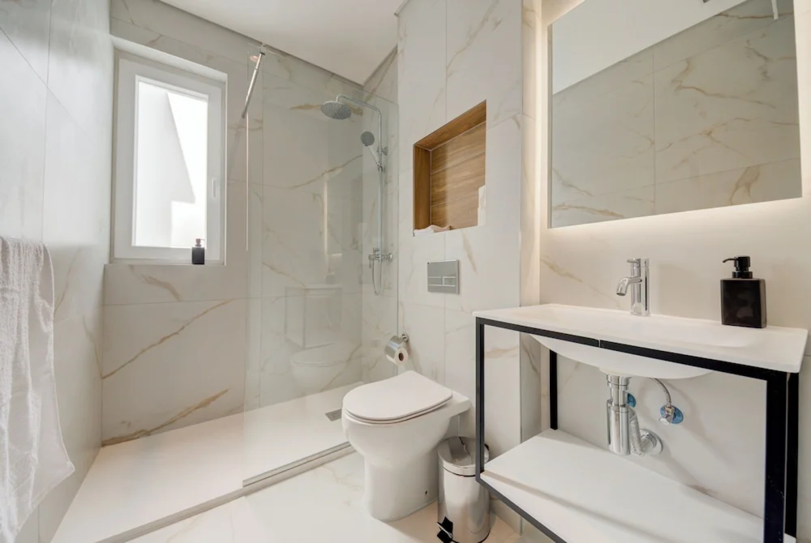 Mayfair by Premier Suites MT