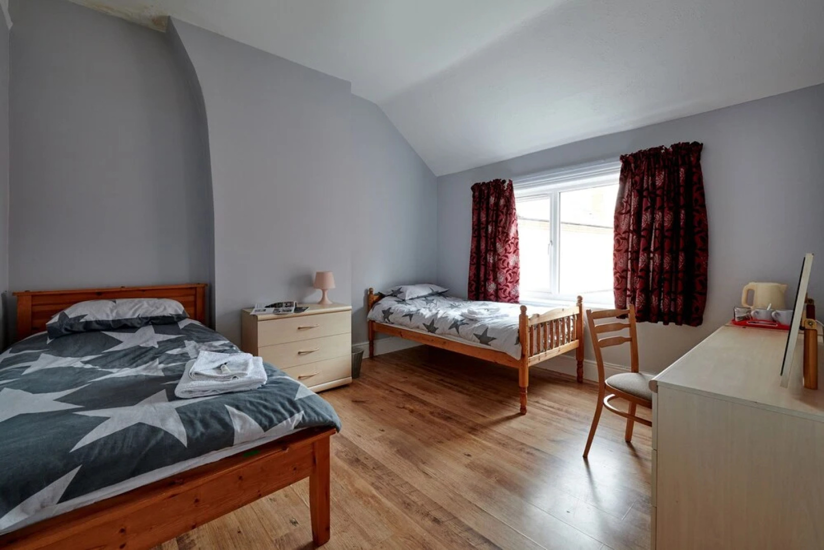 Detached 3 Bed House, Ideal for Long Stays & Pets