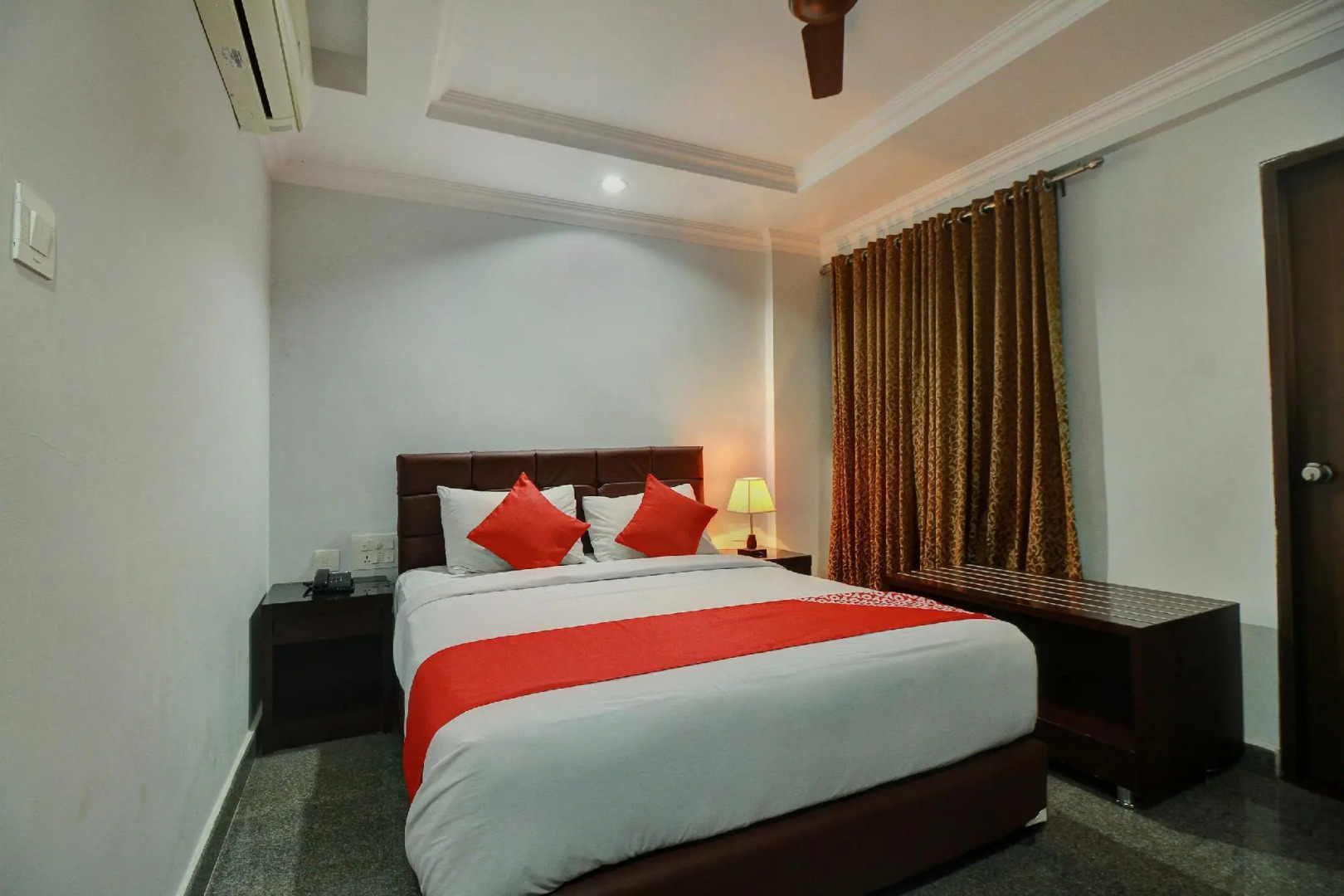 Capital O 22439 Ratna Forever